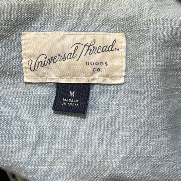 Universal Thread Chambray Shirt Light Wash Size M Medium Button Front Long Sleev - Picture 6 of 8